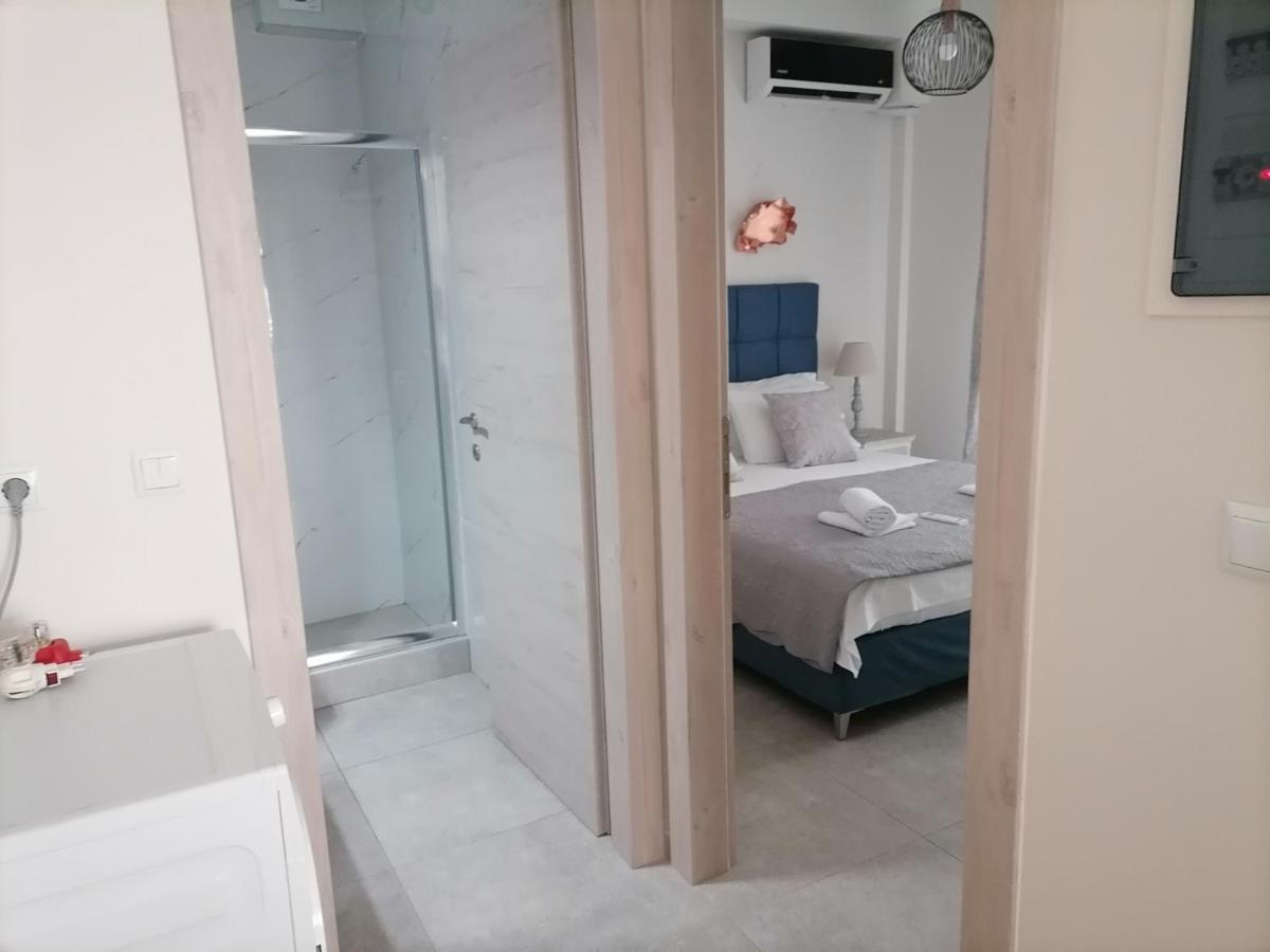 Petrani Suite 1 Néa Péramos Exterior foto