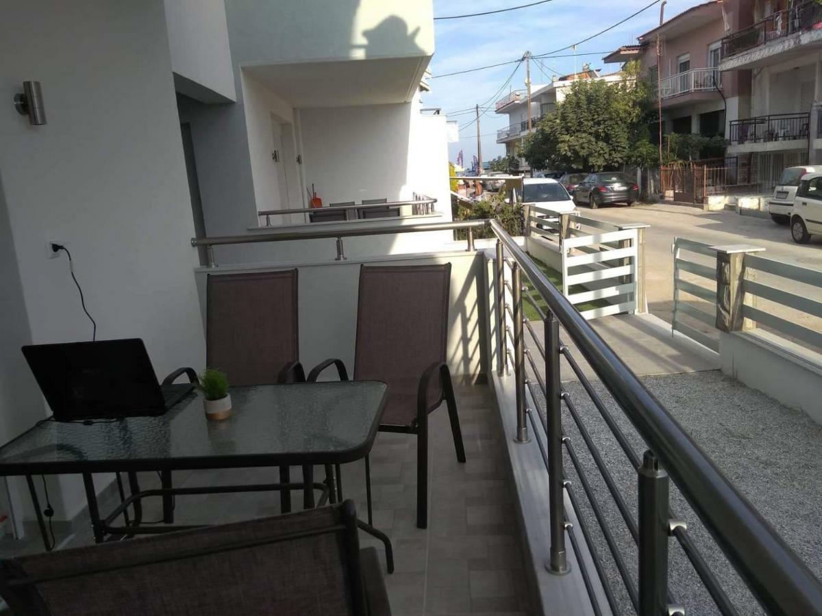 Petrani Suite 1 Néa Péramos Exterior foto