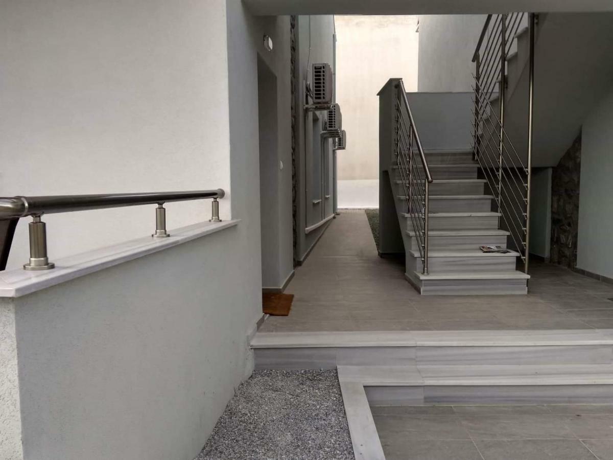 Petrani Suite 1 Néa Péramos Exterior foto